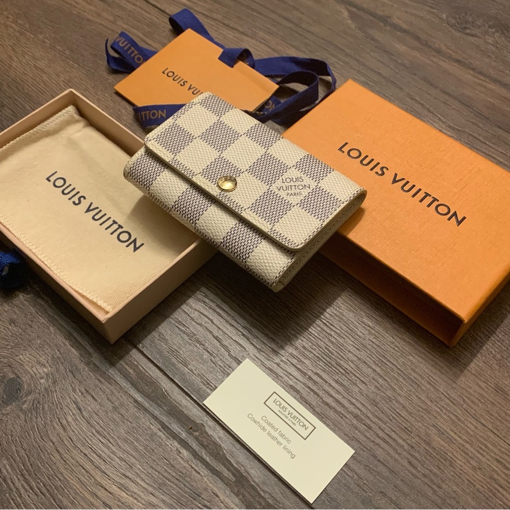 ❌SOLD❌ Louis Vuitton 6 Key Holder Case in Damier Azur Coated Canvas - Picture 2 of 12